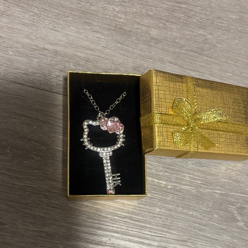 Hello Kitty Key Pendant Necklace with Gift Box
